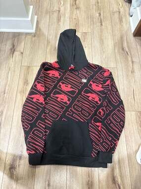 NBA Basketball Allover Print Logo Pullover Hoodie Black/Red Mens Size M